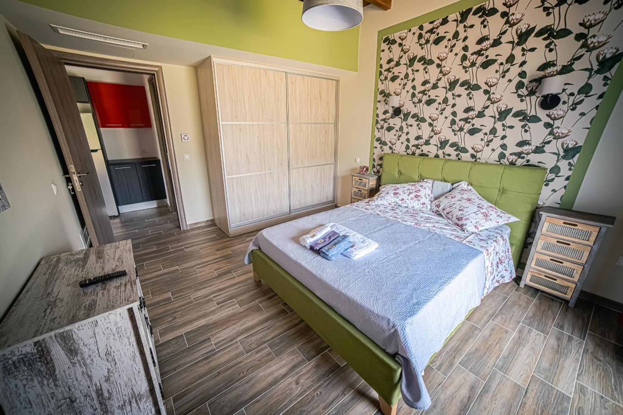 Olive Tree Apartment *